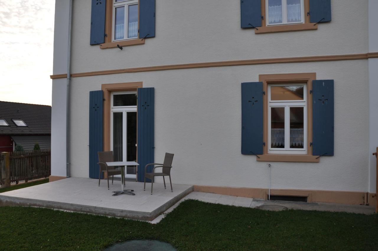 Ferienwohnung Altes Pfarrhaus Bargen エクステリア 写真