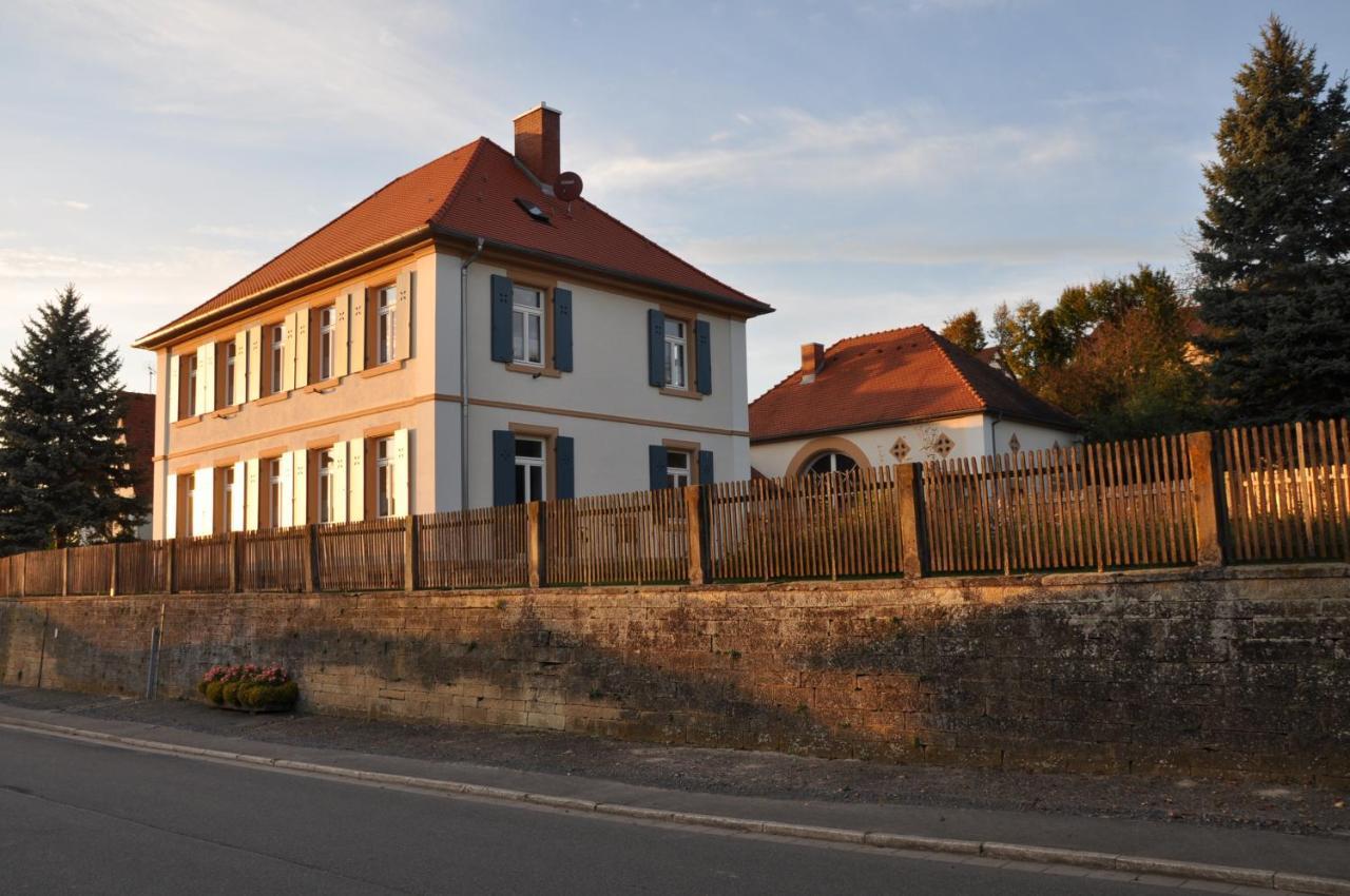 Ferienwohnung Altes Pfarrhaus Bargen エクステリア 写真