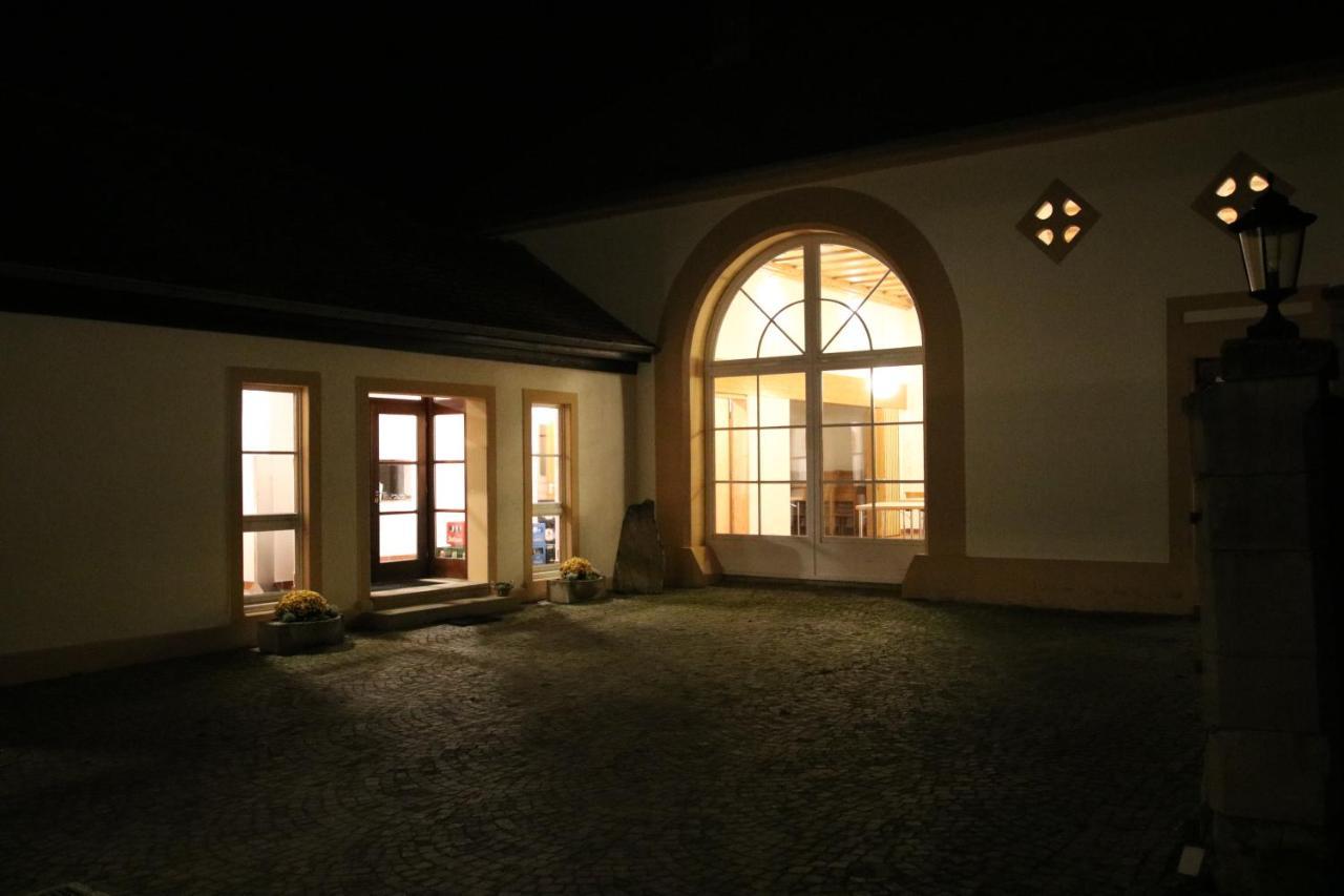 Ferienwohnung Altes Pfarrhaus Bargen エクステリア 写真